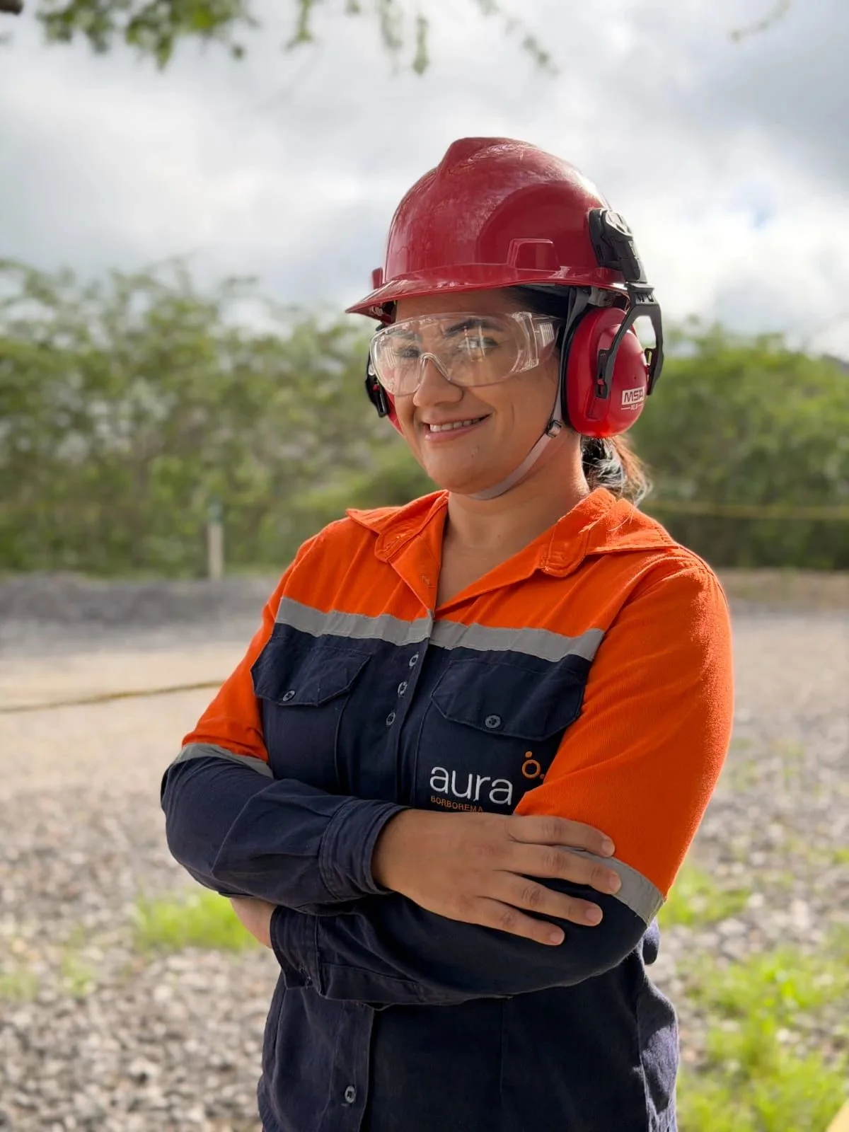 Colaboradora da Aura Borborema com EPI completo